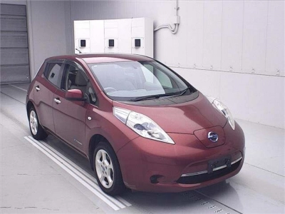 NISSAN LEAF