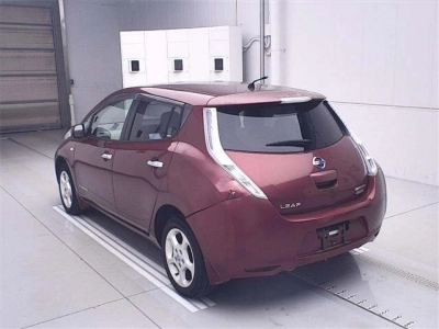 NISSAN LEAF