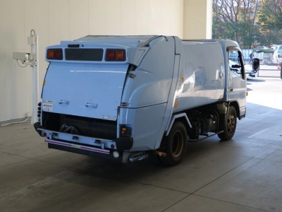 MITSUBISHI CANTER
