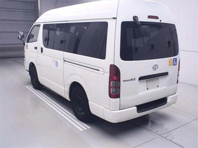 TOYOTA REGIUS ACE