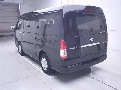 TOYOTA REGIUS ACE