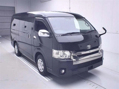 TOYOTA REGIUS ACE