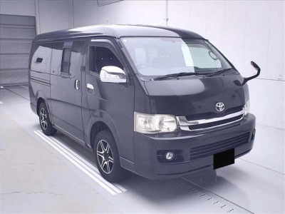 TOYOTA REGIUS ACE