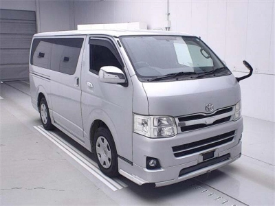 TOYOTA REGIUS ACE