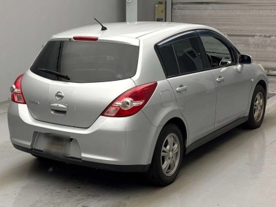 NISSAN TIIDA