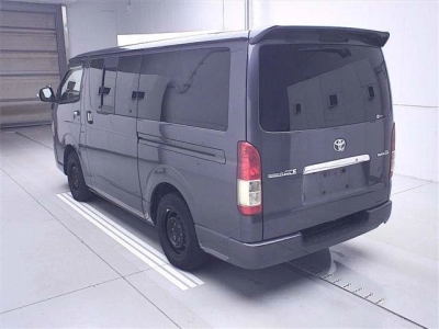 TOYOTA REGIUS ACE