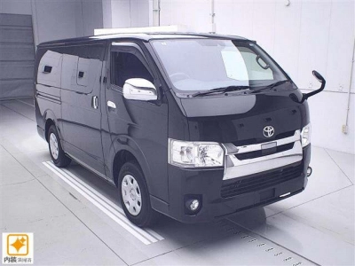 TOYOTA REGIUS ACE