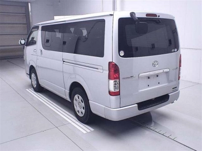TOYOTA REGIUS ACE