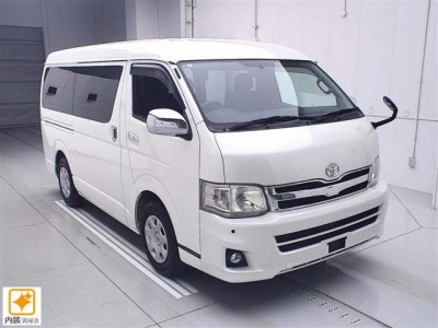 TOYOTA REGIUS ACE