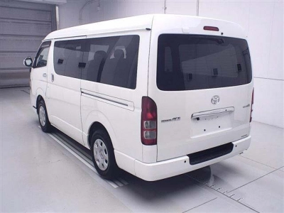 TOYOTA REGIUS ACE