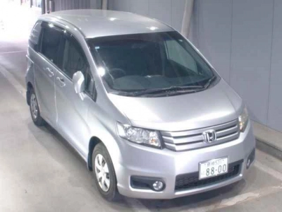 HONDA FREED SPIKE