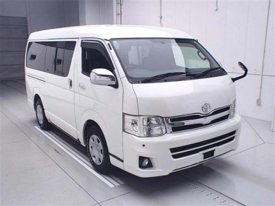 TOYOTA REGIUS ACE