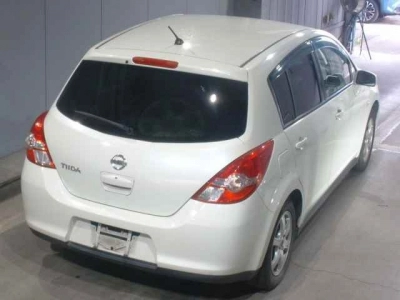 NISSAN TIIDA