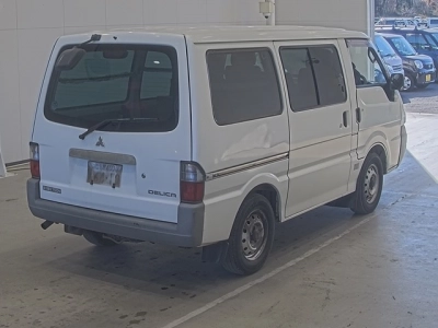 MITSUBISHI DELICA WAGON