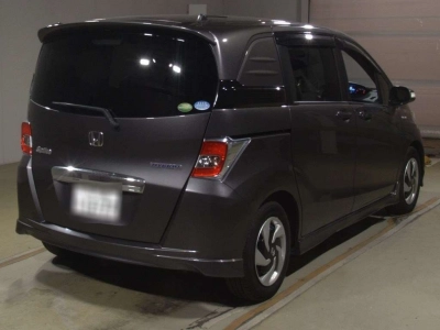 HONDA FREED SPIKE HYBRID