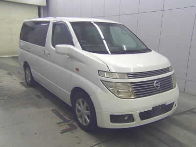 NISSAN ELGRAND