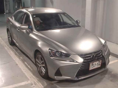LEXUS IS