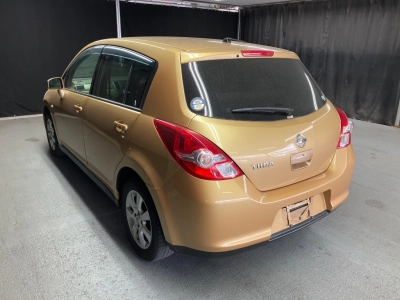 NISSAN TIIDA
