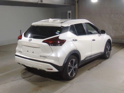 NISSAN KICKS