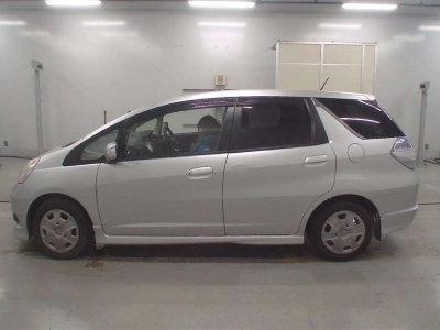 HONDA FIT SHUTTLE HYBRID