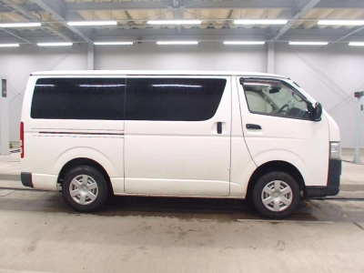 TOYOTA REGIUS VAN