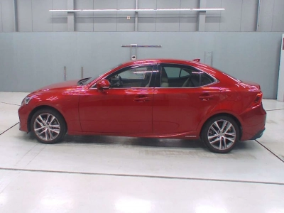 LEXUS IS