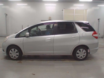 HONDA FIT SHUTTLE