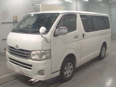 TOYOTA REGIUS VAN