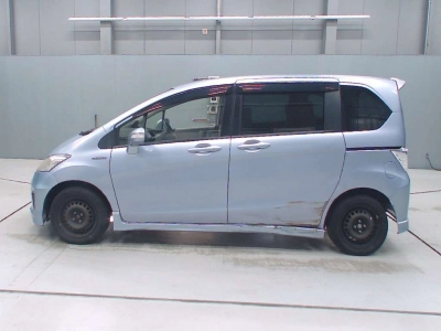 HONDA FREED HYBRID