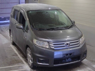 HONDA FREED SPIKE