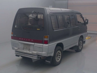 MITSUBISHI DELICA WAGON