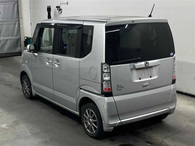 HONDA N BOX +