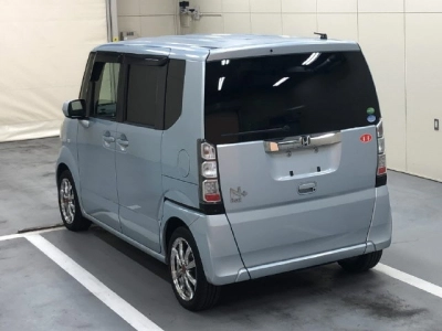 HONDA N BOX +