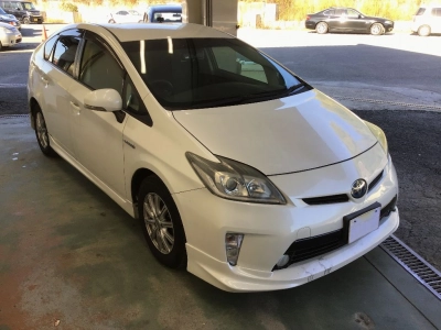 TOYOTA PRIUS