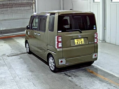 DAIHATSU WAKE