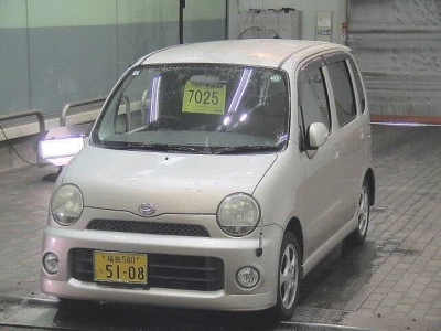 DAIHATSU MOVE LATTE
