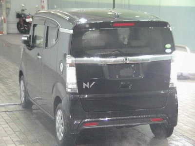 HONDA N-BOX SLASH