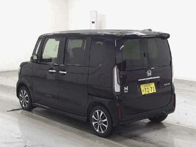 HONDA N BOX CUSTOM