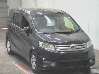 HONDA FREED SPIKE