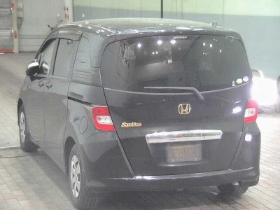 HONDA FREED SPIKE