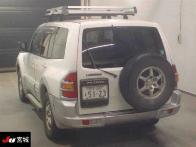 MITSUBISHI PAJERO