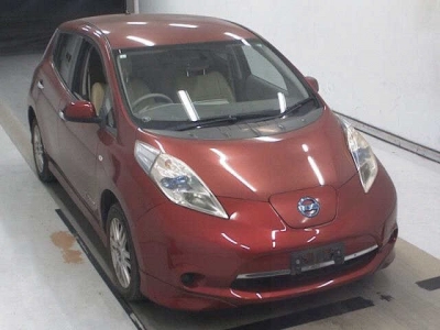 NISSAN LEAF