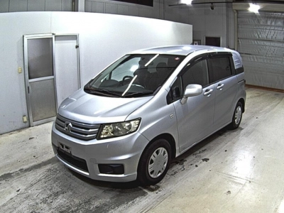 HONDA FREED SPIKE