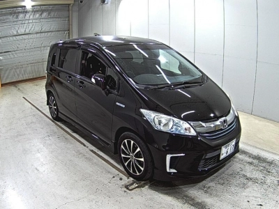 HONDA FREED HYBRID
