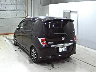 HONDA FREED HYBRID