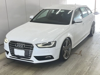 AUDI A4 AVANTE
