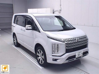 MITSUBISHI DELICA D:5
