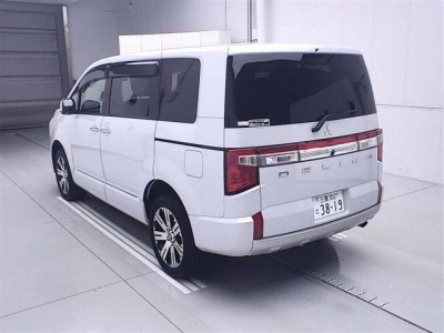 MITSUBISHI DELICA D:5