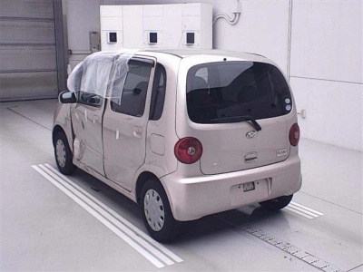 DAIHATSU MOVE LATTE