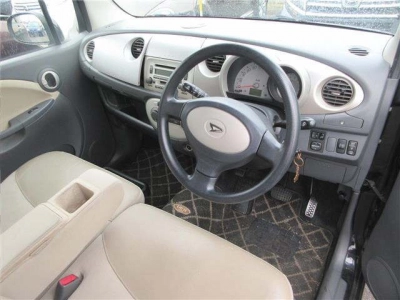 DAIHATSU MOVE LATTE
